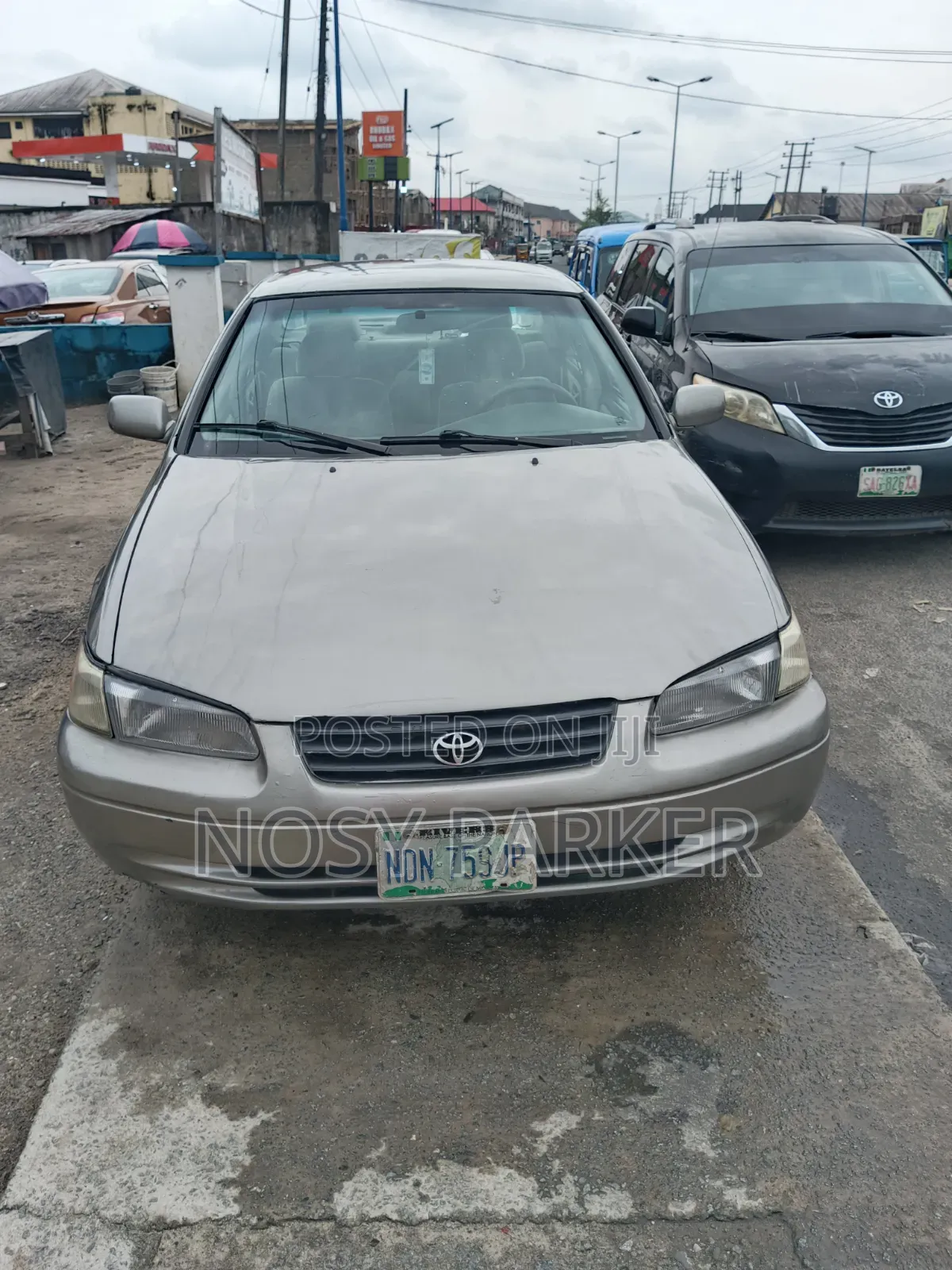 Toyota Camry Automatic 1999 Gray