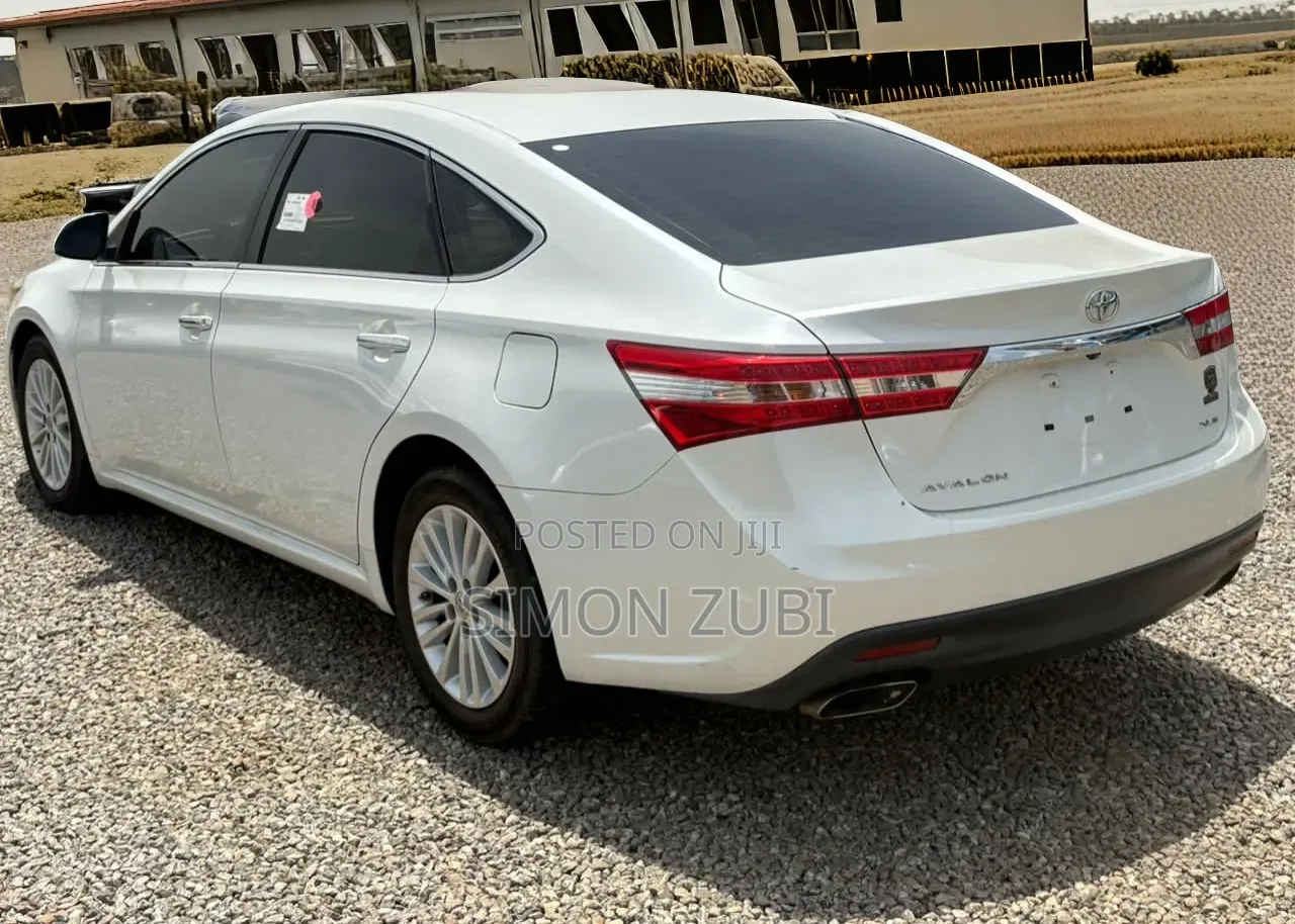 Toyota Avalon 2013 White