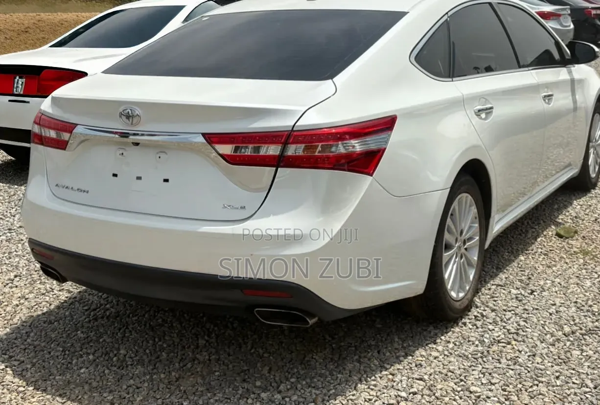 Toyota Avalon 2013 White