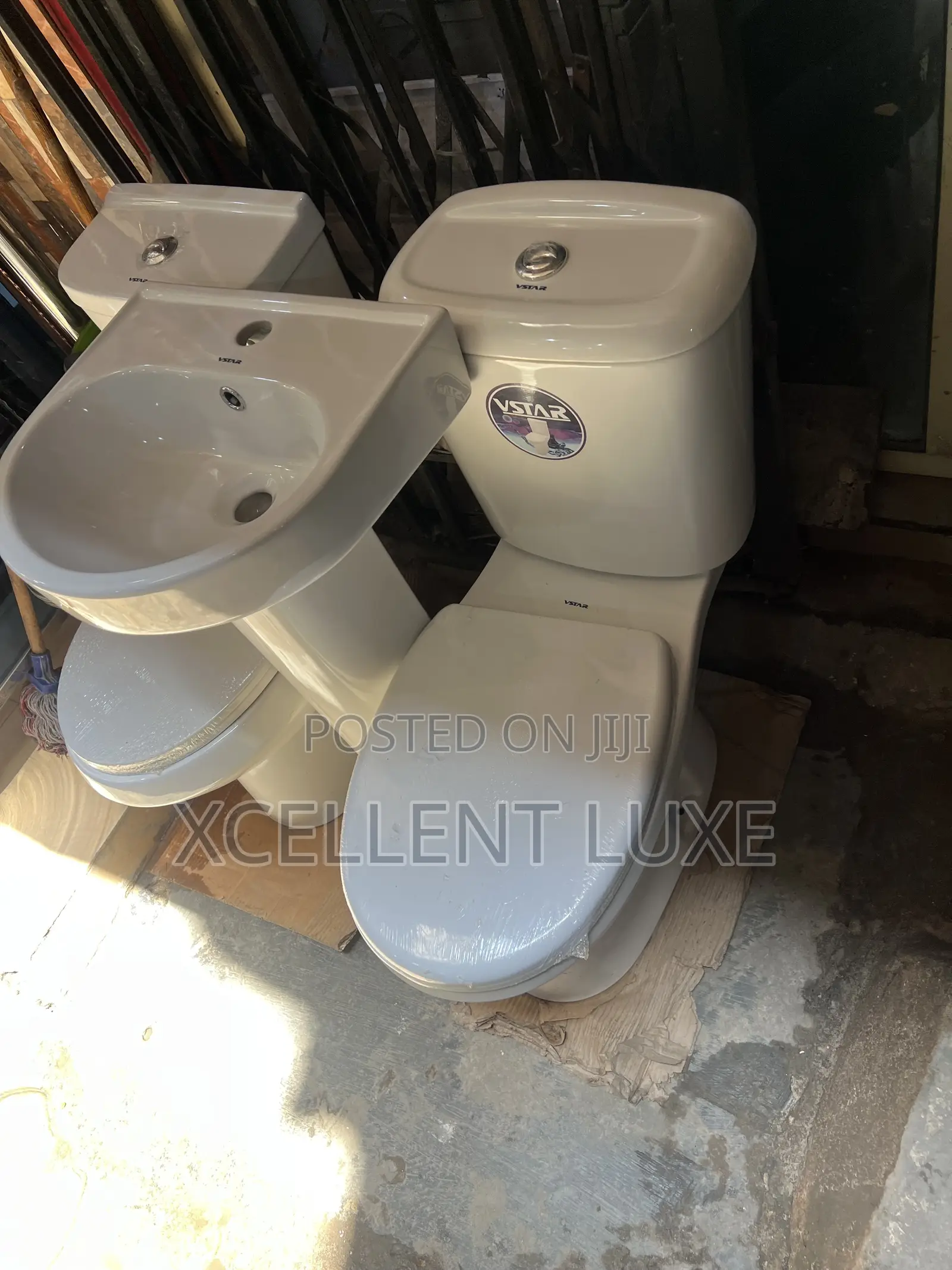 Vstar Wc  Set. With Quality Flushing System.