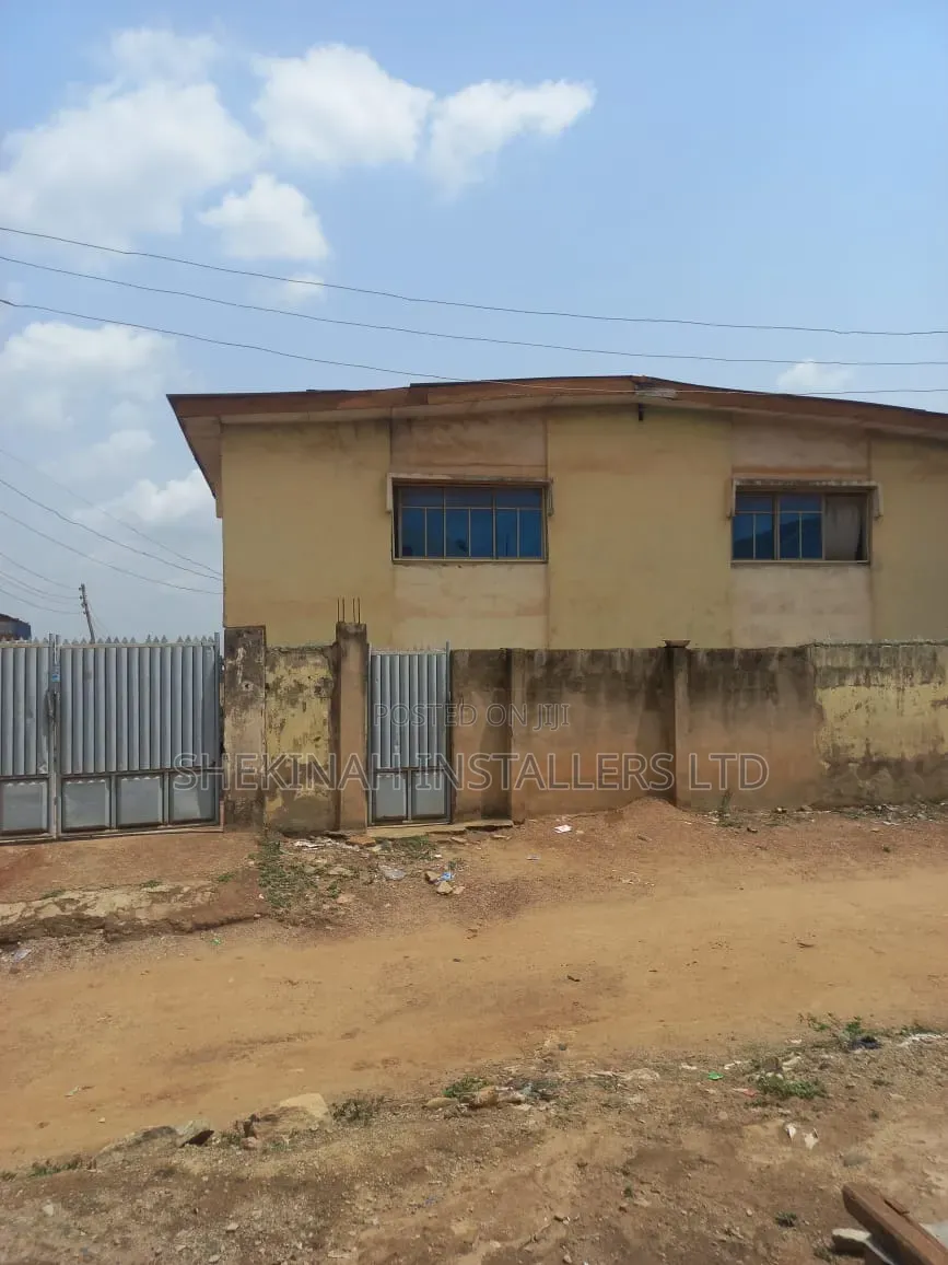 3bdrm Block of Flats in Adegbayi, Ibadan North West for sale