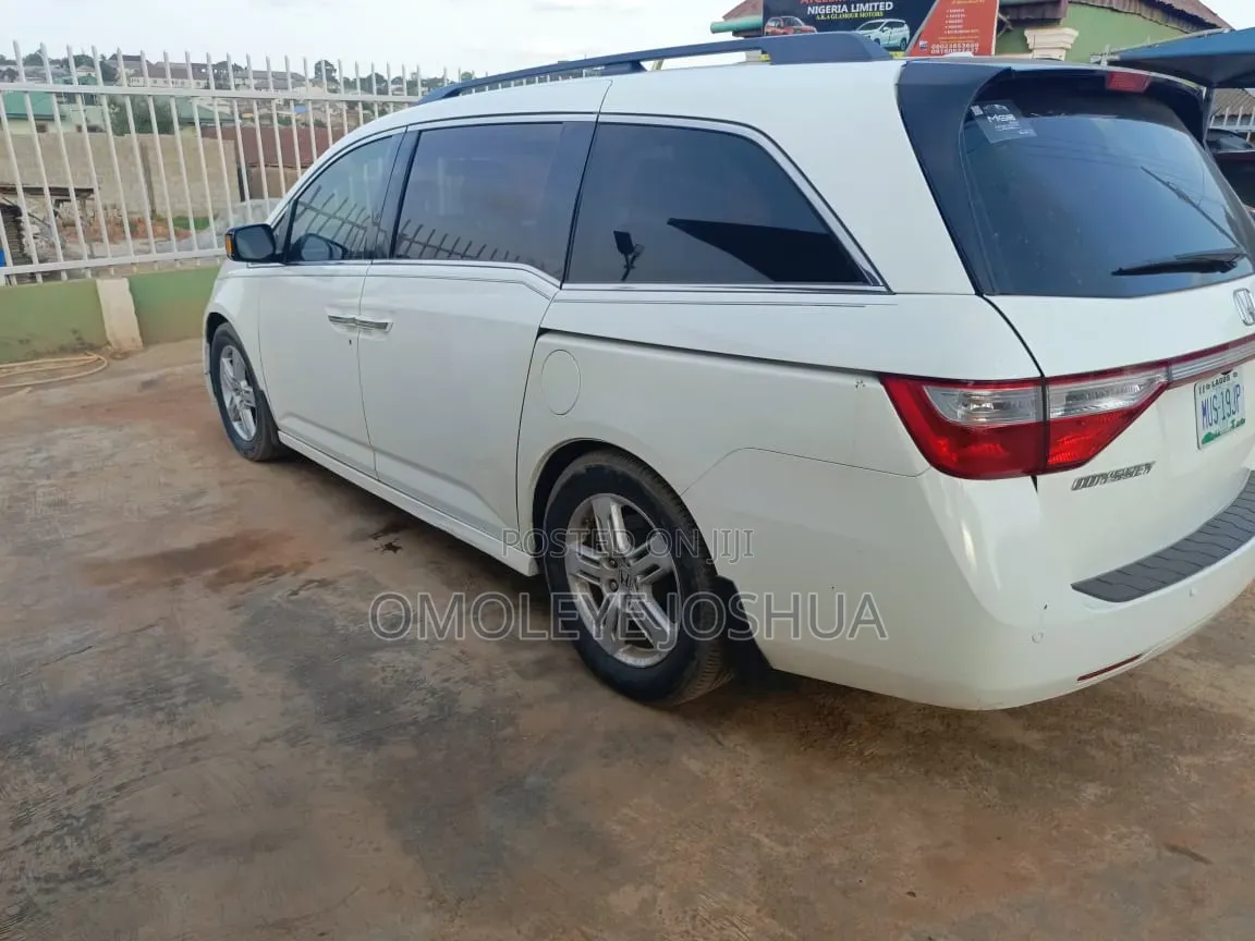 Honda Odyssey 2013 White