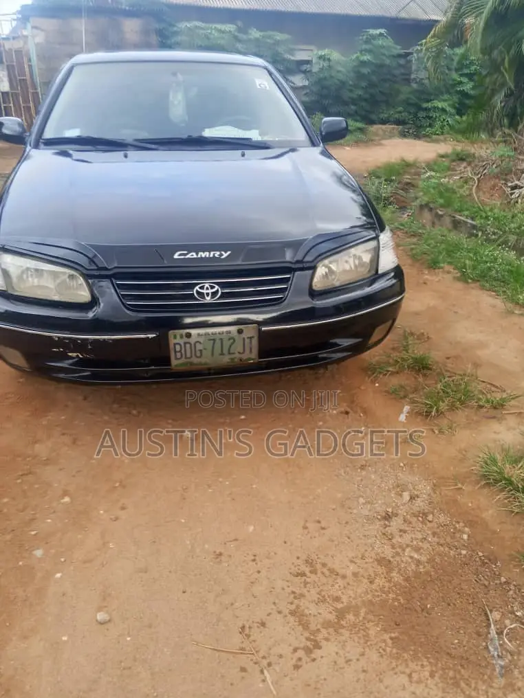 Toyota Camry 2000 Black