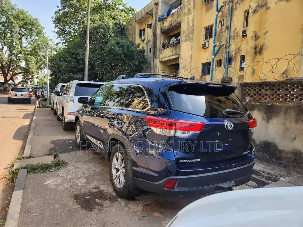 Toyota Highlander 2019 Blue