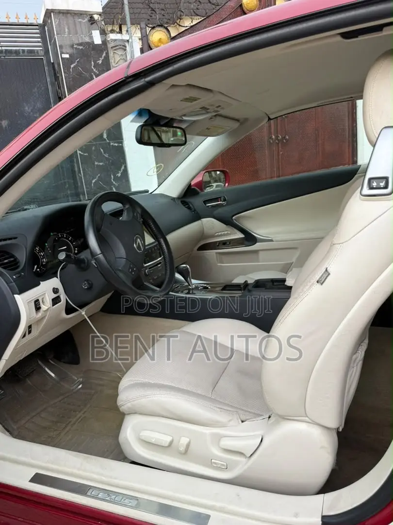 Lexus IS 250 C Automatic 2010 Red