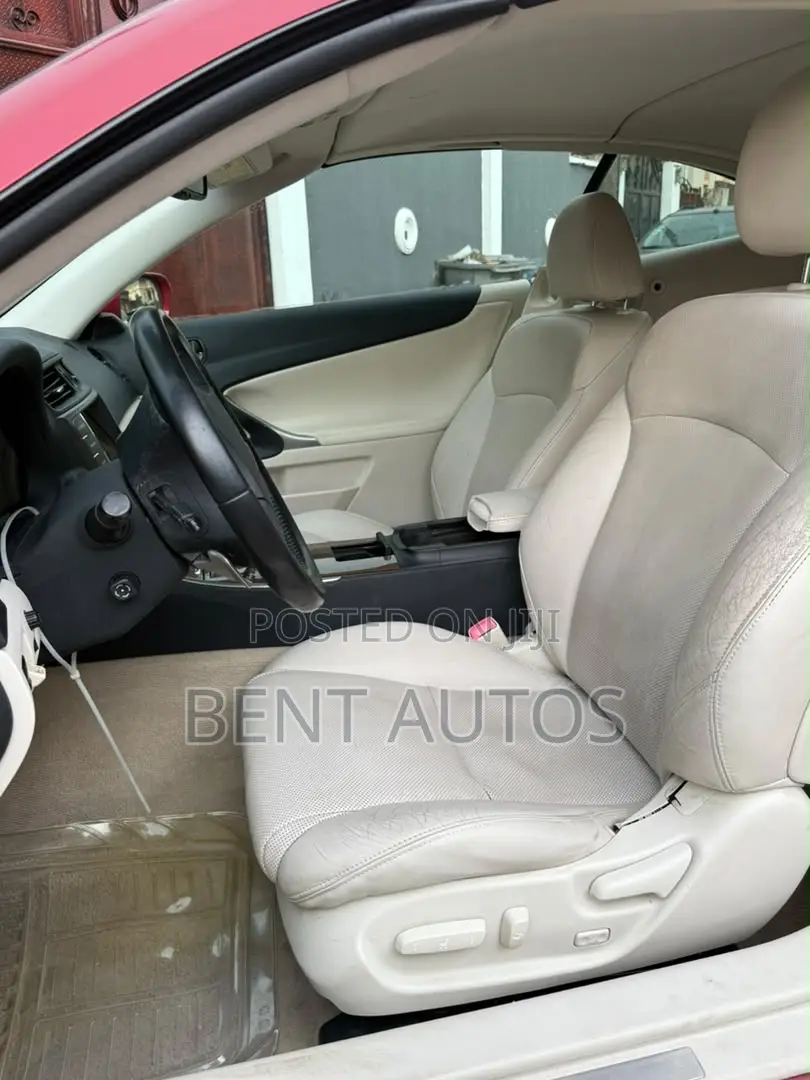 Lexus IS 250 C Automatic 2010 Red