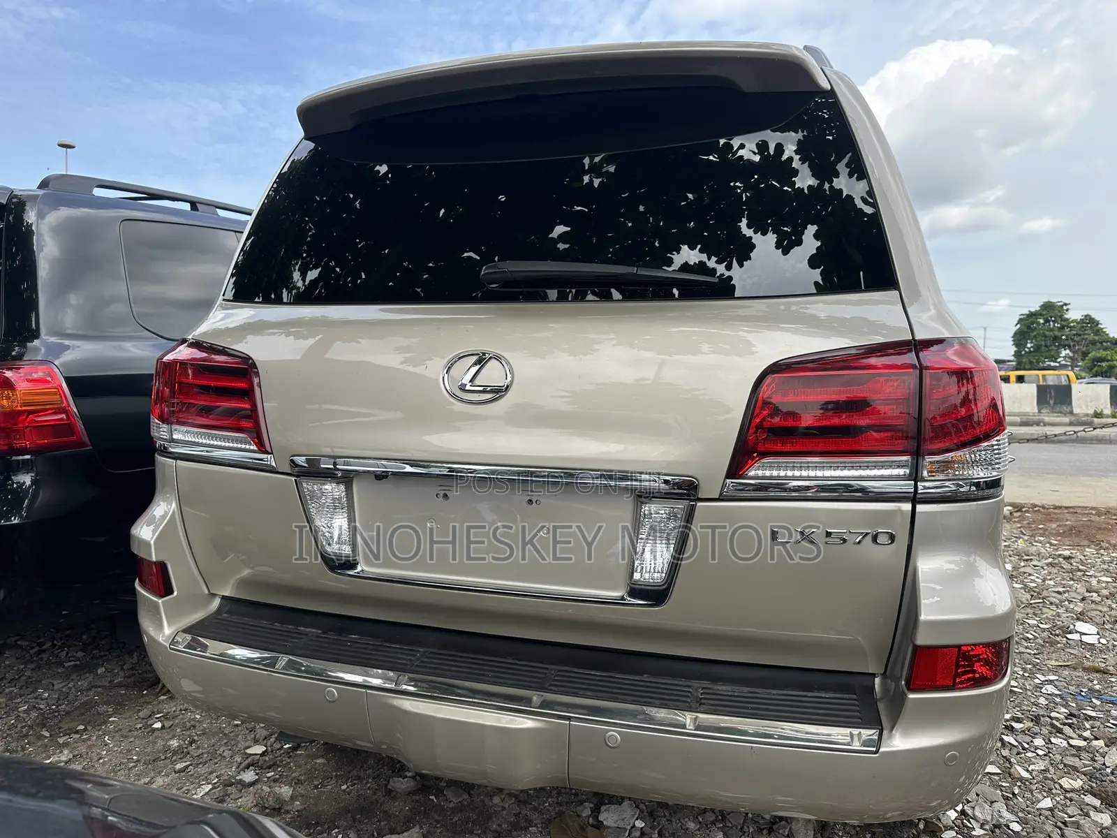 Lexus LX 570 AWD 2013 Gold