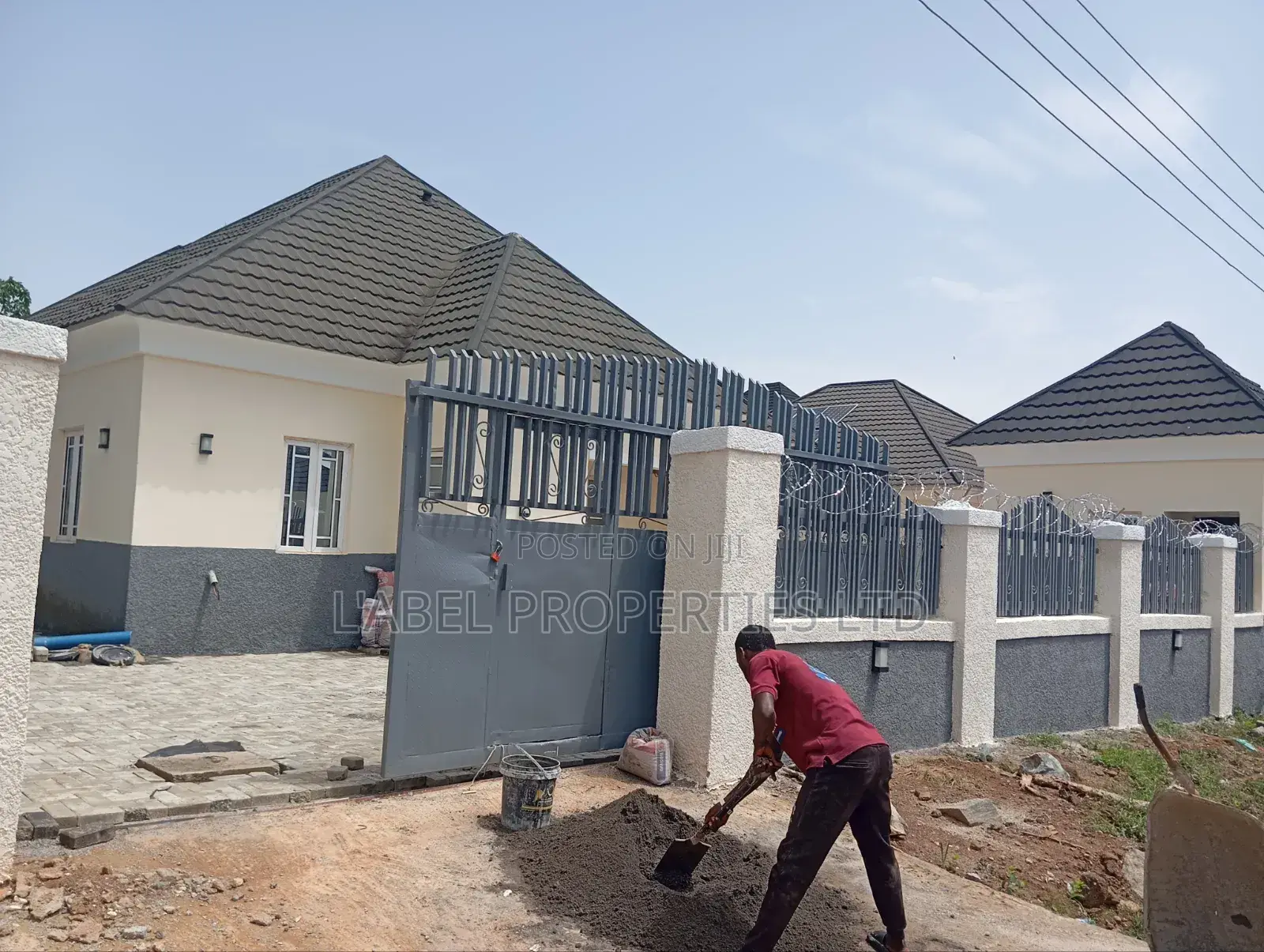 3bdrm Bungalow in Standard Estate for rent