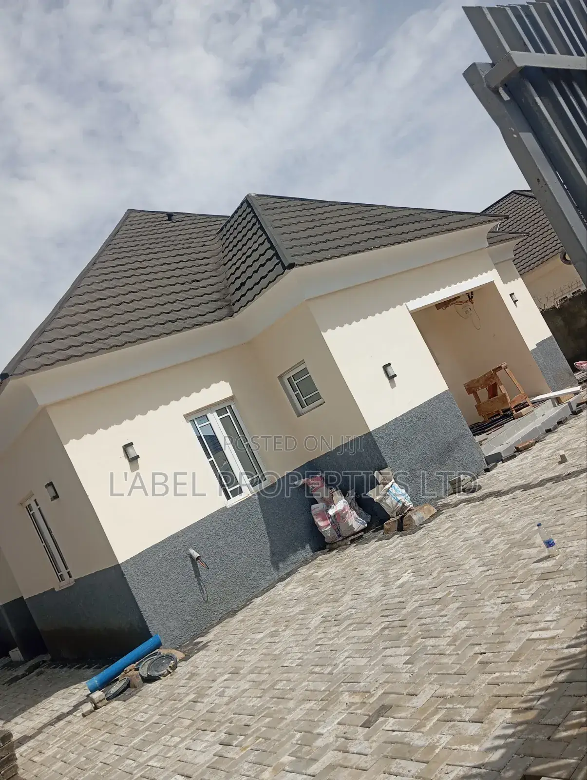 3bdrm Bungalow in Standard Estate for rent
