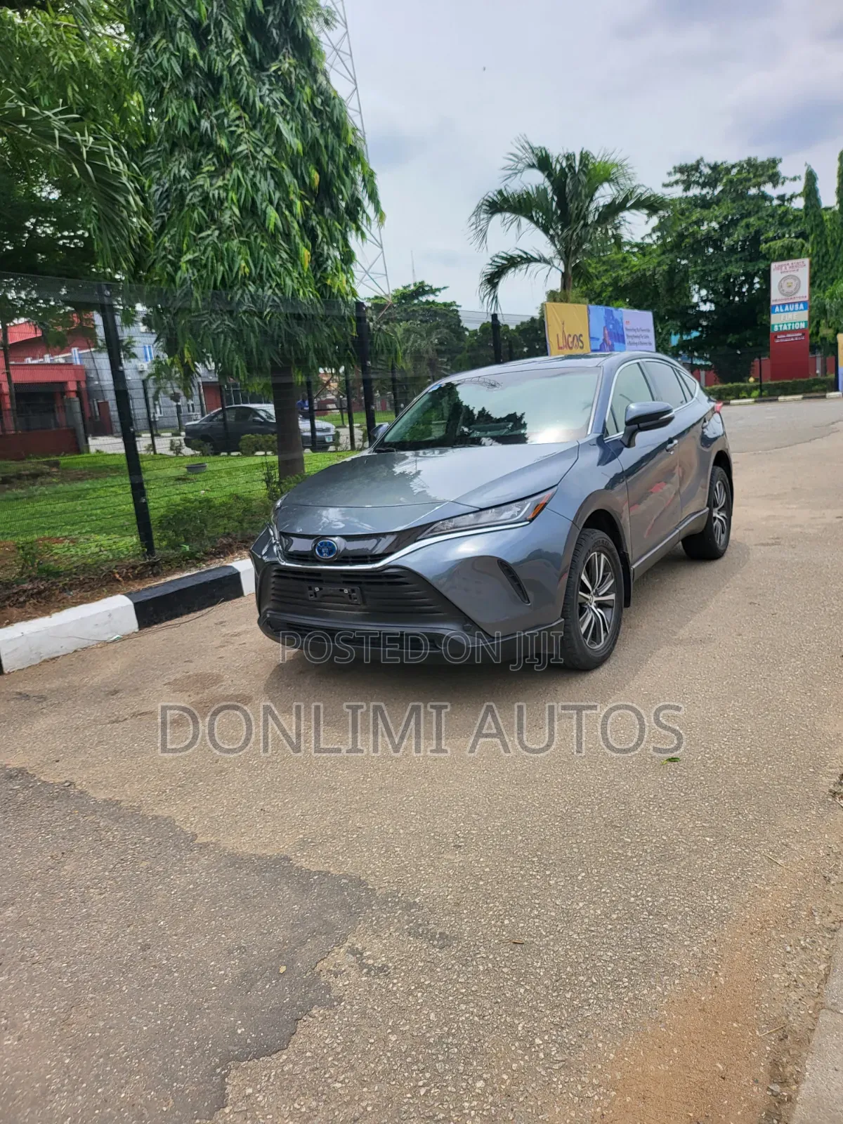 Toyota Venza XLE 2022 Gray