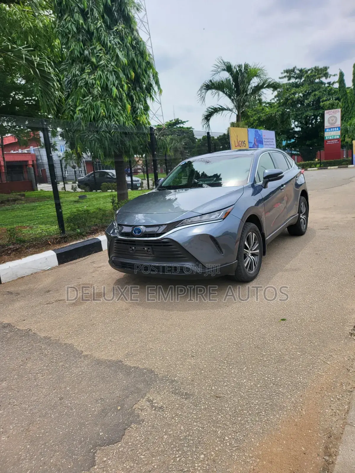 Toyota Venza XLE 2022 Gray