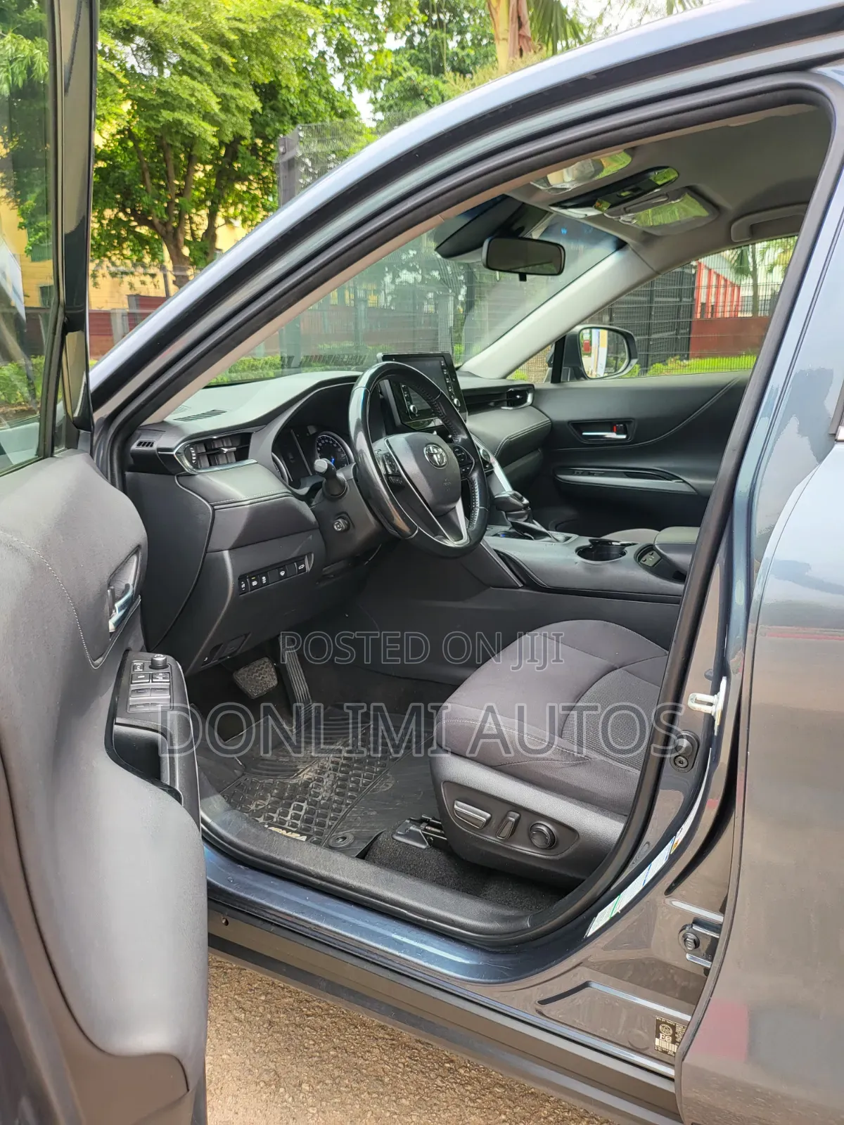 Toyota Venza XLE 2022 Gray