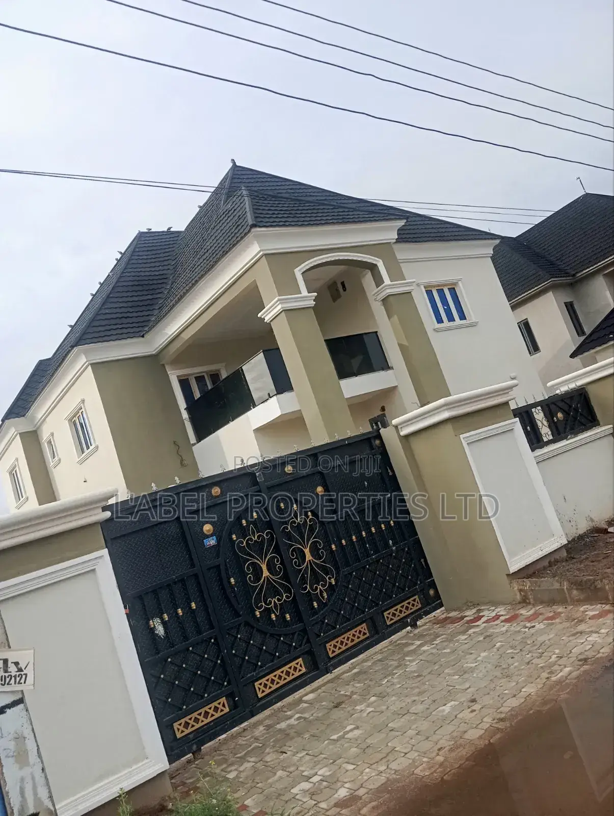 5bdrm Duplex in Standard Estate for rent