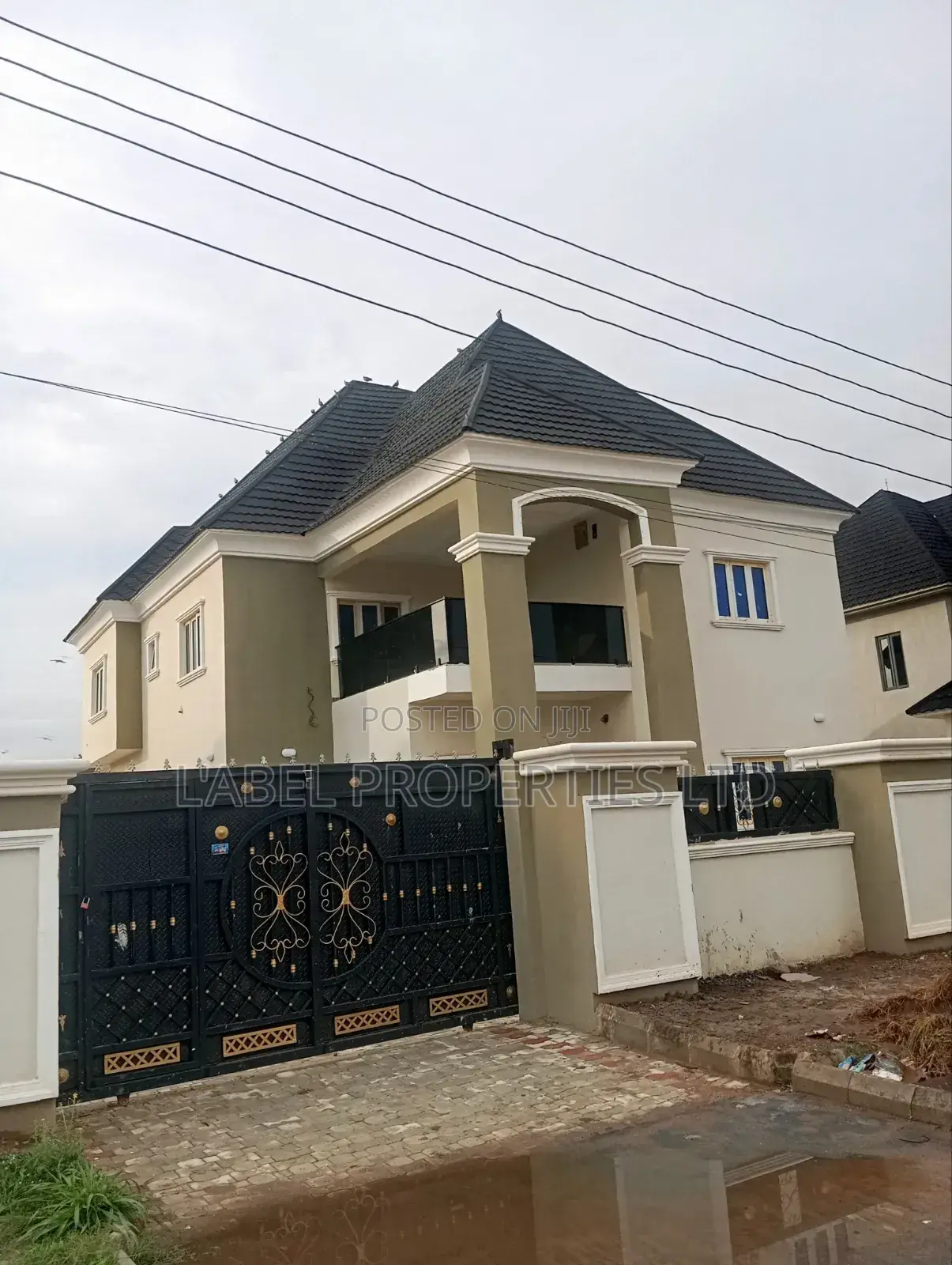 5bdrm Duplex in Standard Estate for rent