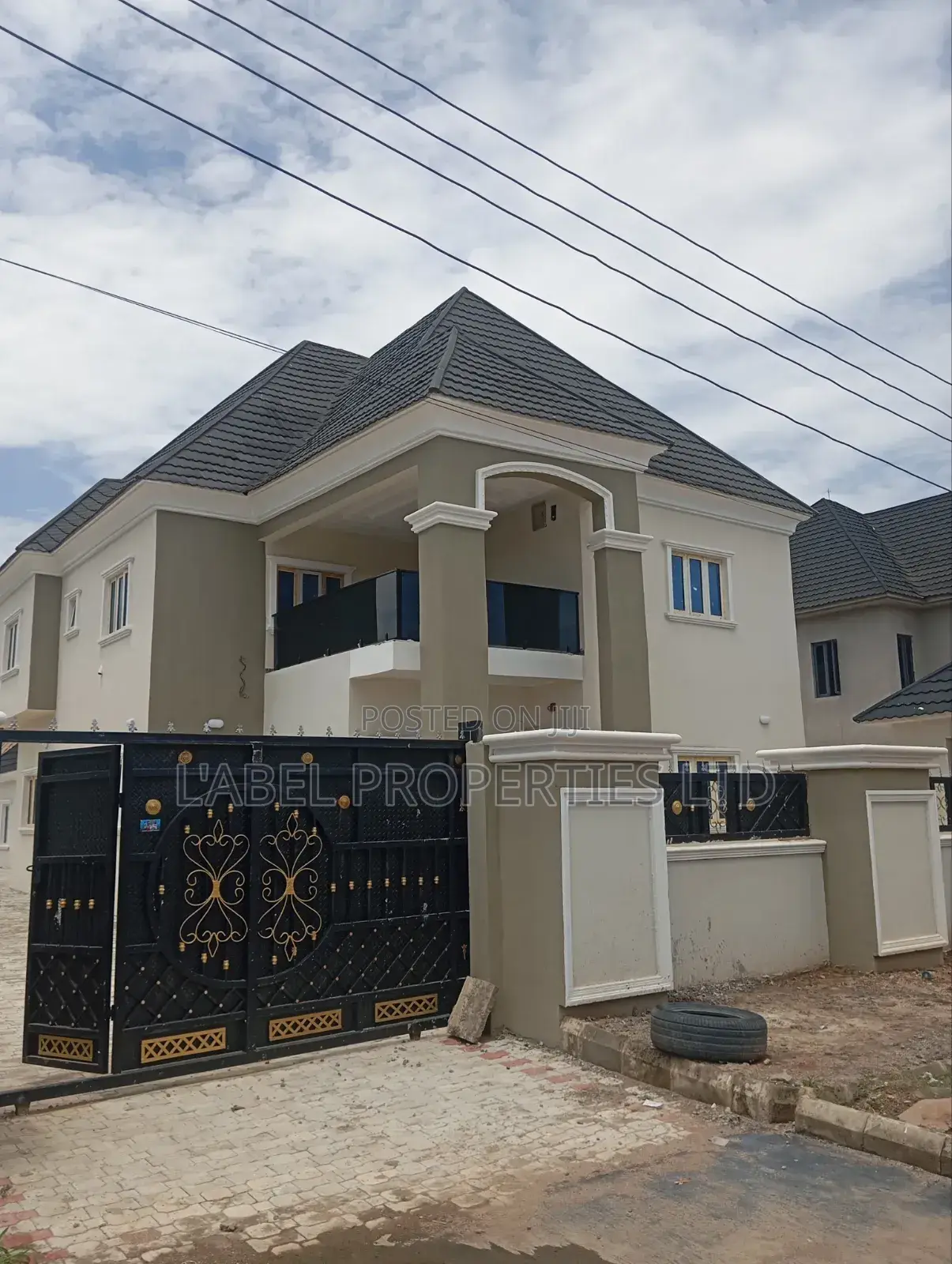 5bdrm Duplex in Standard Estate for rent