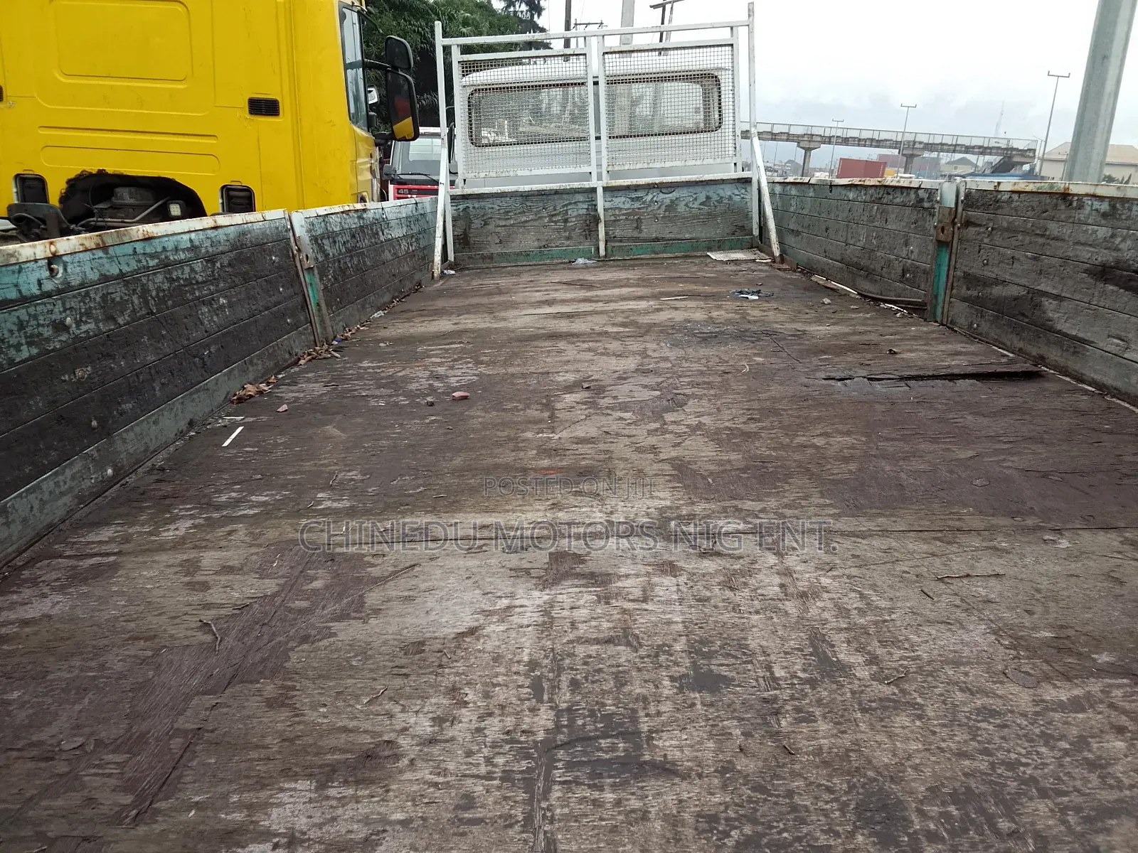 Mercedes 11-17 Truck Half Bucket