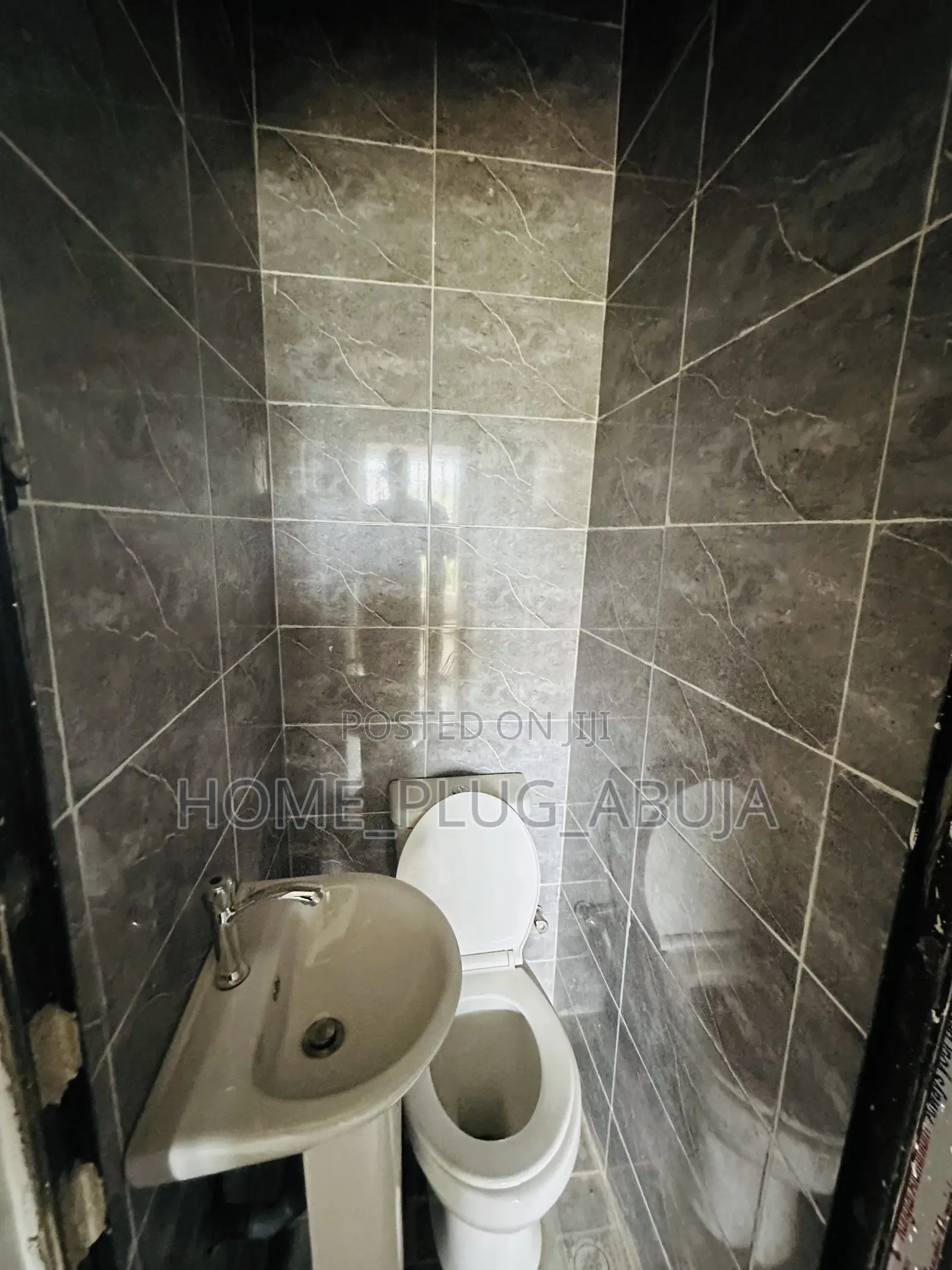1bdrm Block of Flats in Manreng Estate, Life Camp for rent
