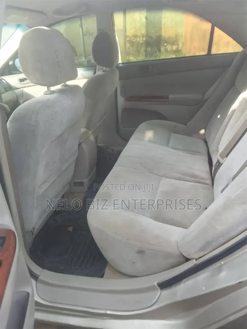 Toyota Camry 2004 Gold