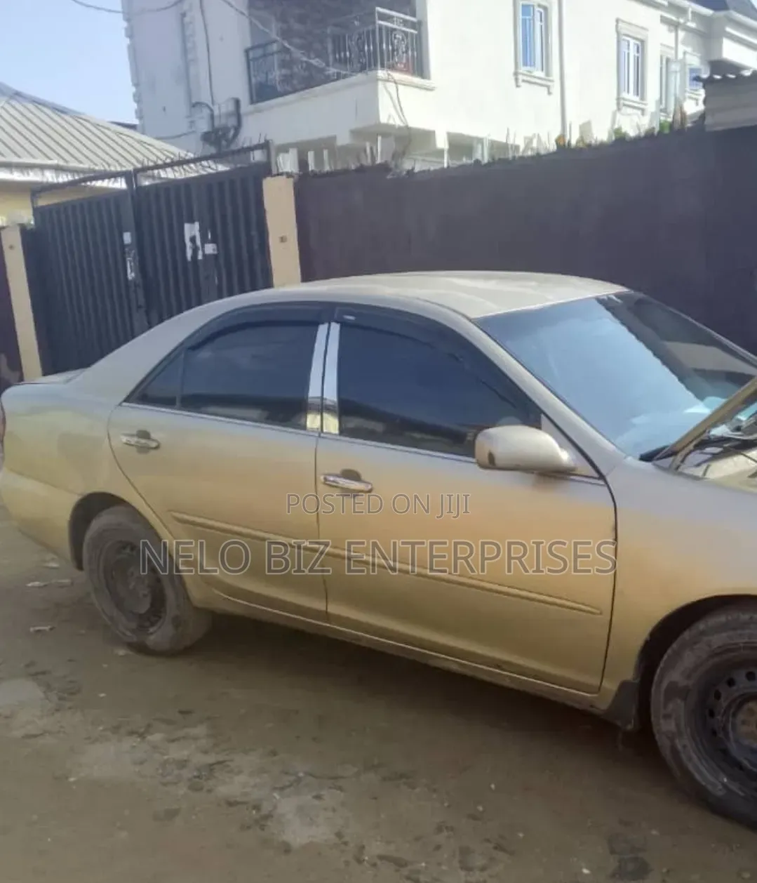 Toyota Camry 2004 Gold