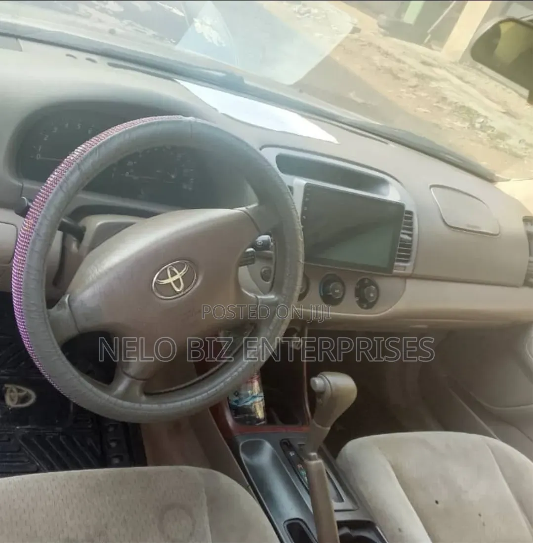 Toyota Camry 2004 Gold