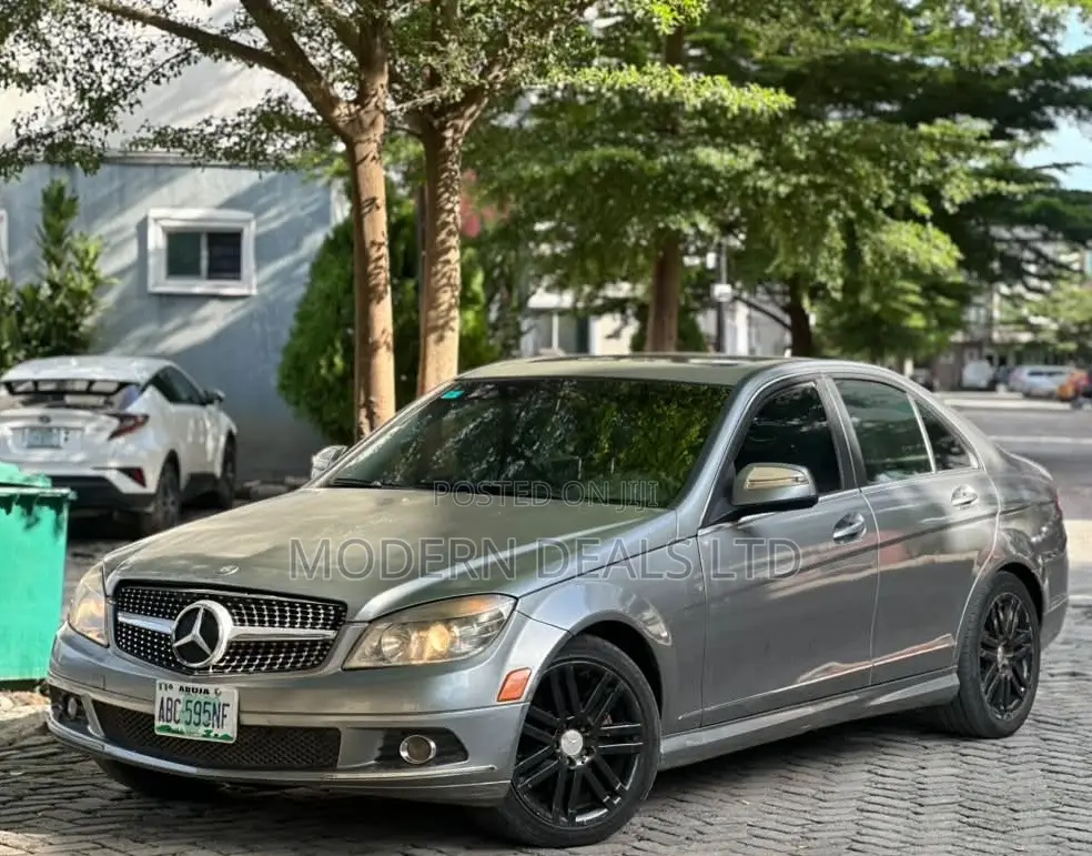 Mercedes-Benz C300 2008 Gray