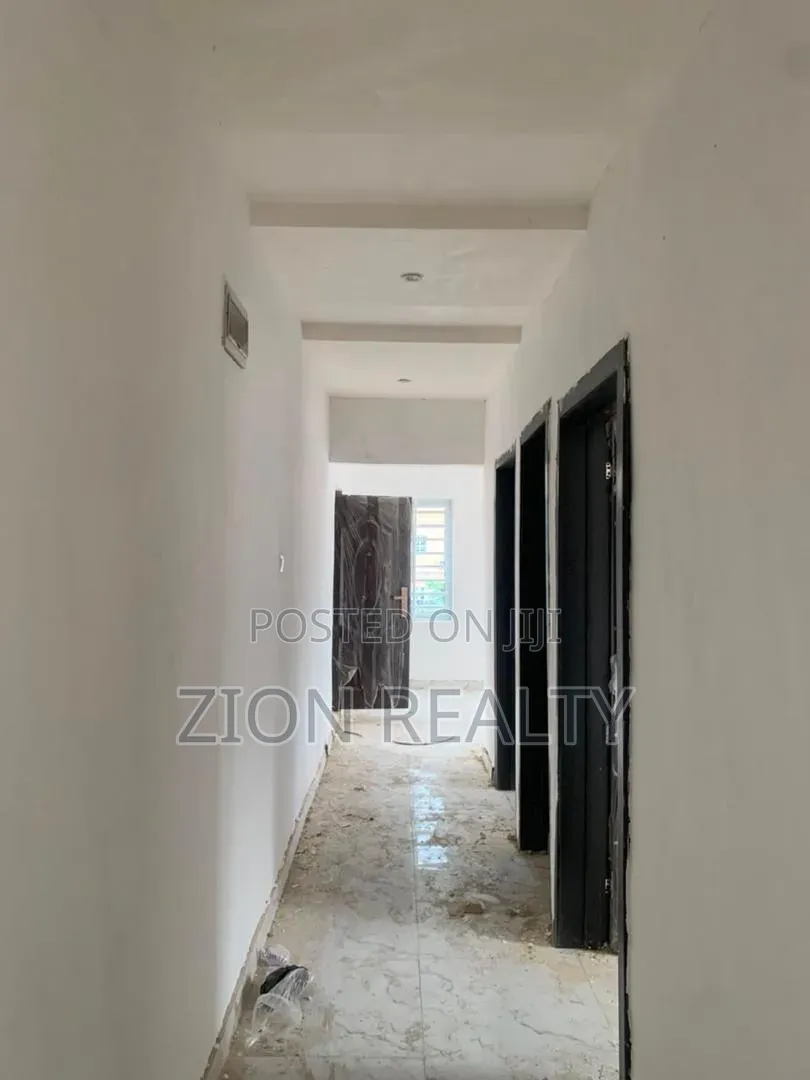 2bdrm Apartment in New Road, Awoyaya for rent