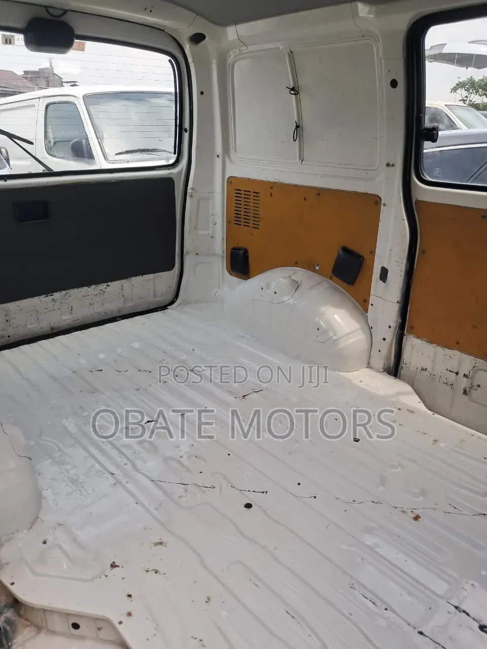 Toyota HiAce 2010 White