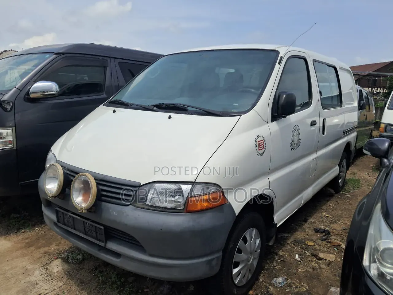 Toyota HiAce 2010 White