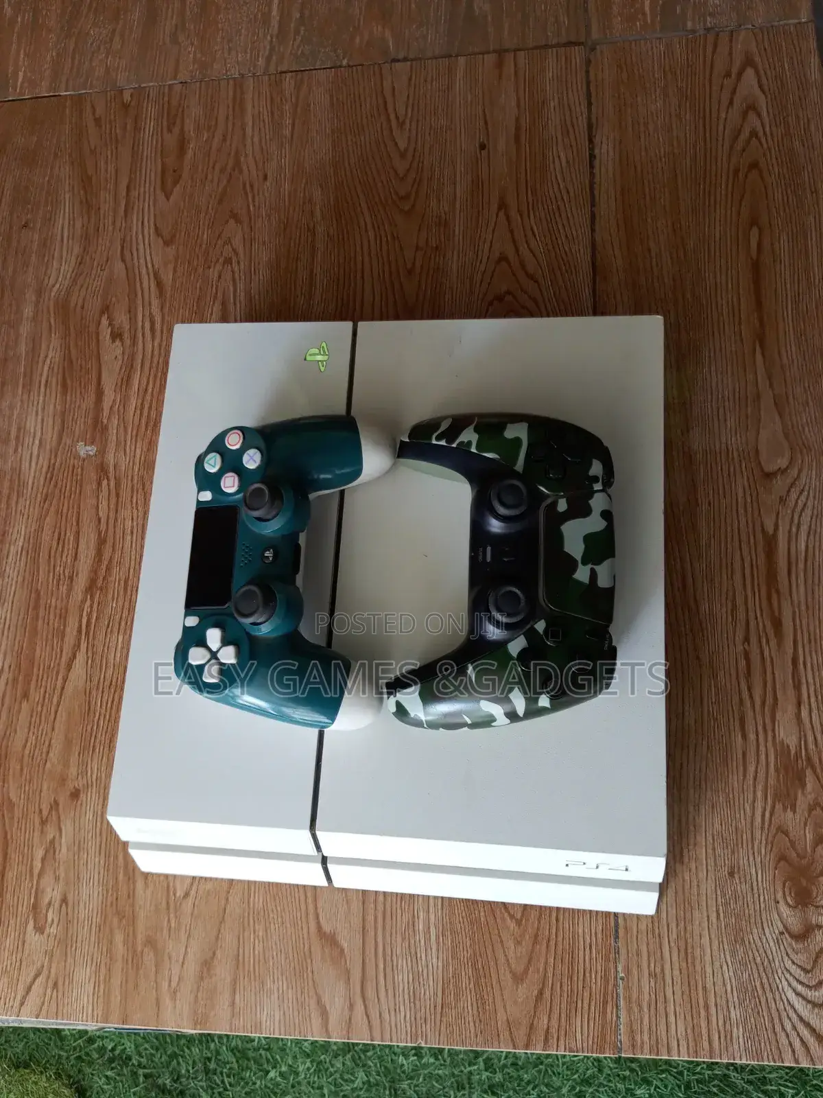Ps4 Fat Hacked With Games With 2 Clean Pads