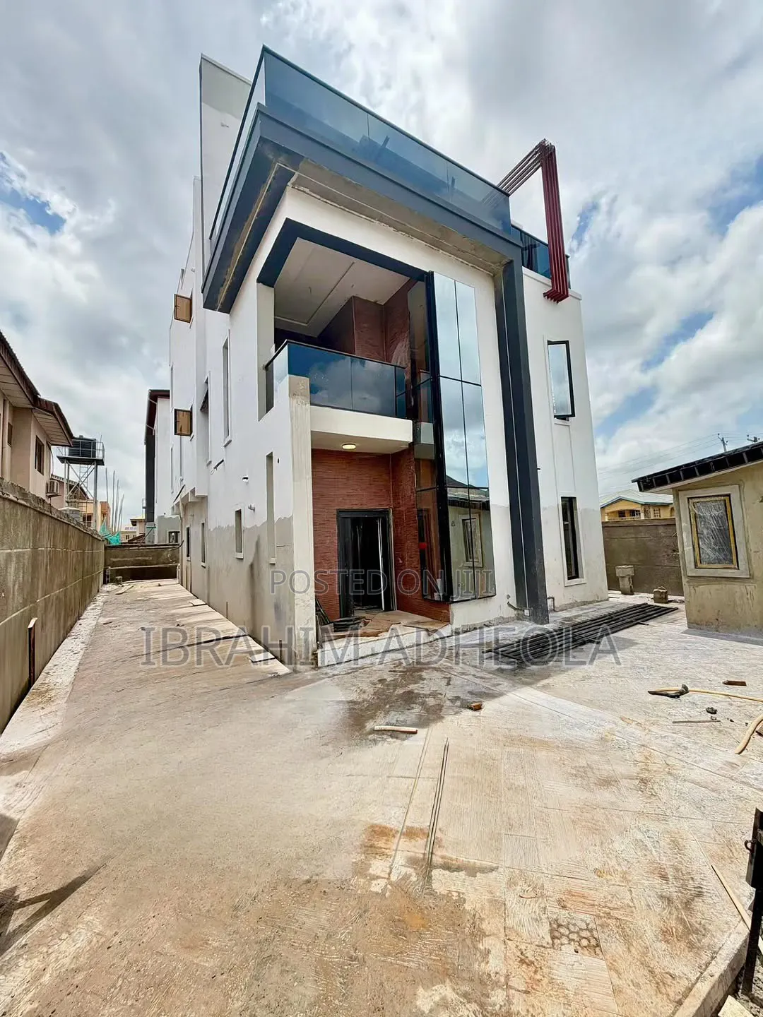 5bdrm Duplex in Magodo Gra Phase1 for sale