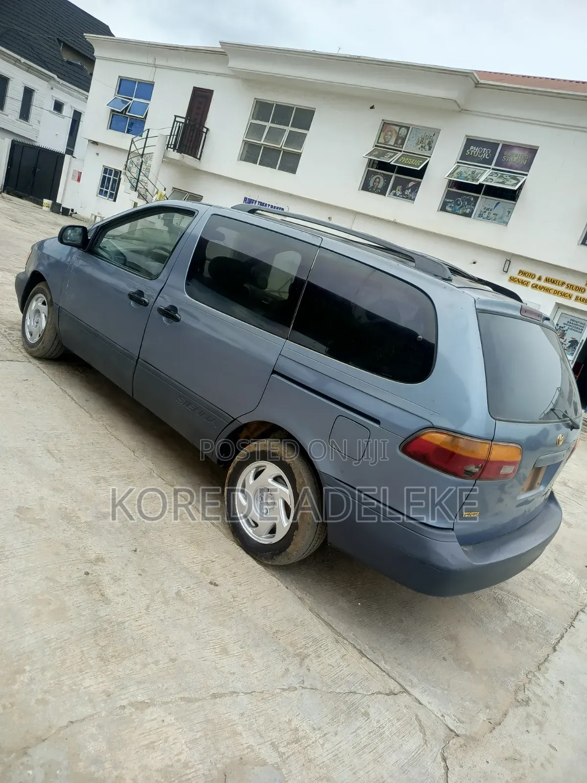 Toyota Sienna 2000 Blue