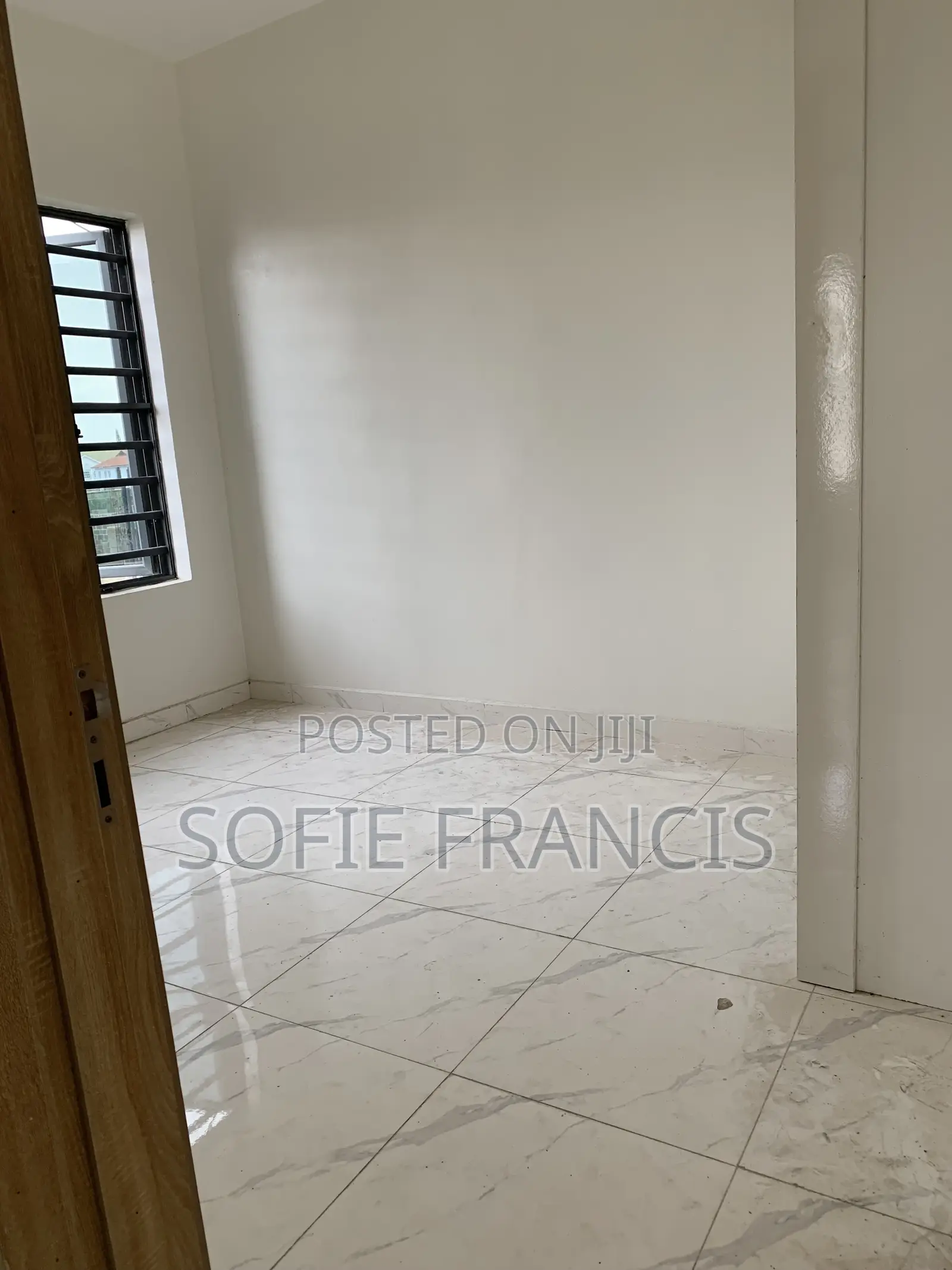 4bdrm Duplex in Vgc for sale