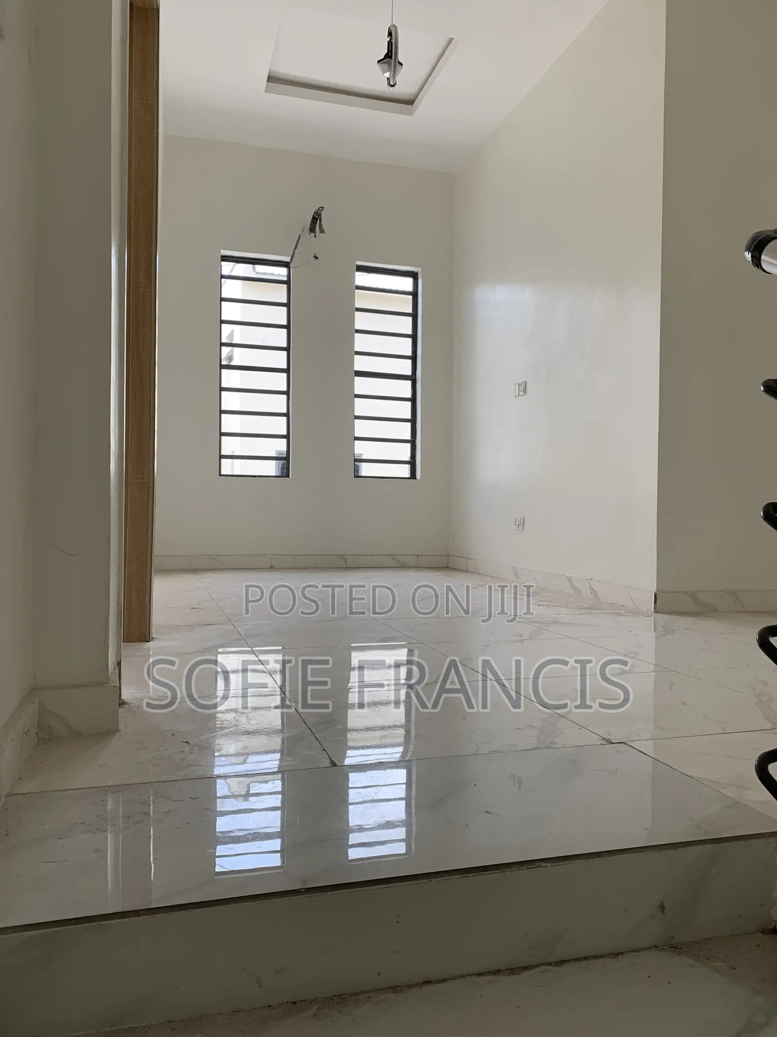 4bdrm Duplex in Vgc for sale