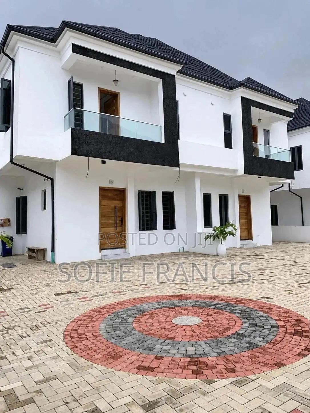 4bdrm Duplex in Vgc for sale