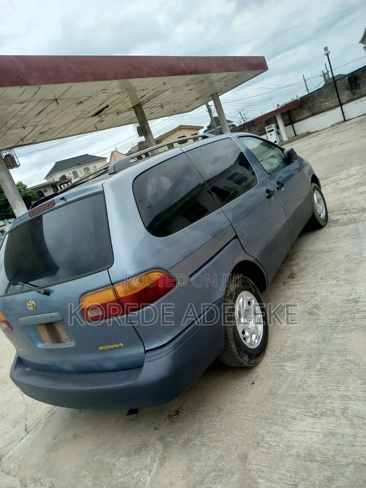 Toyota Sienna 2000 Blue
