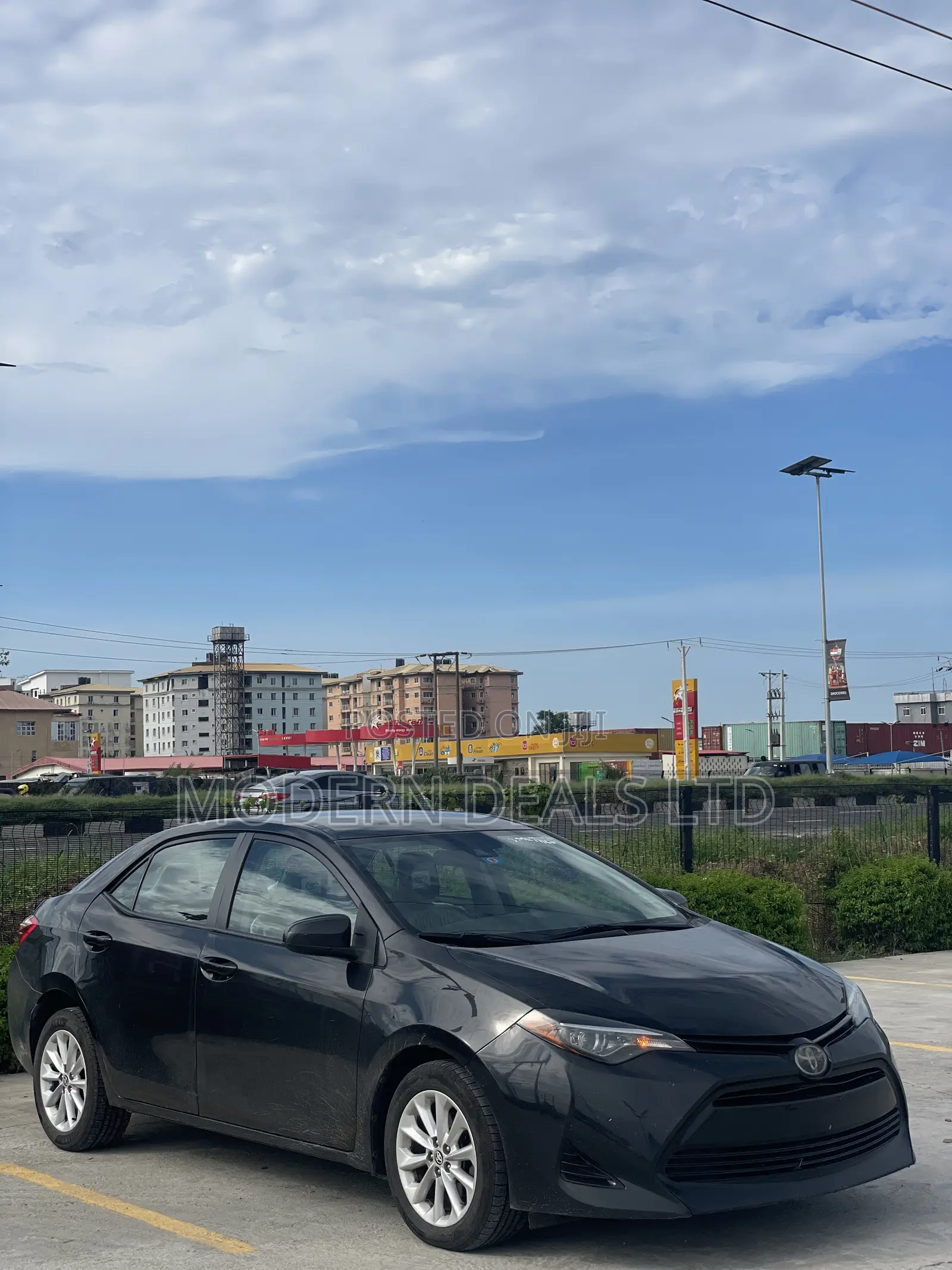 Toyota Corolla LE Eco (1.8L 4cyl 2A) 2018 Black