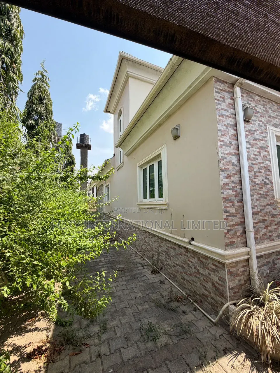 Furnished 3bdrm Duplex in River Park, FHA for sale