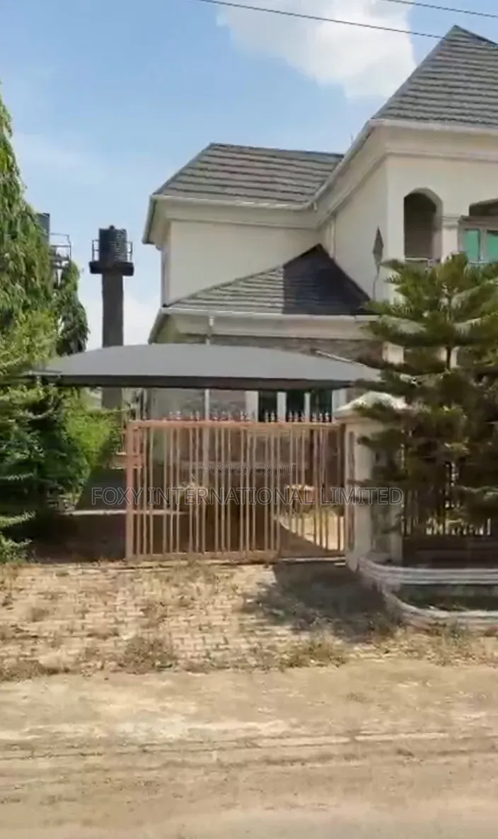 Furnished 3bdrm Duplex in River Park, FHA for sale
