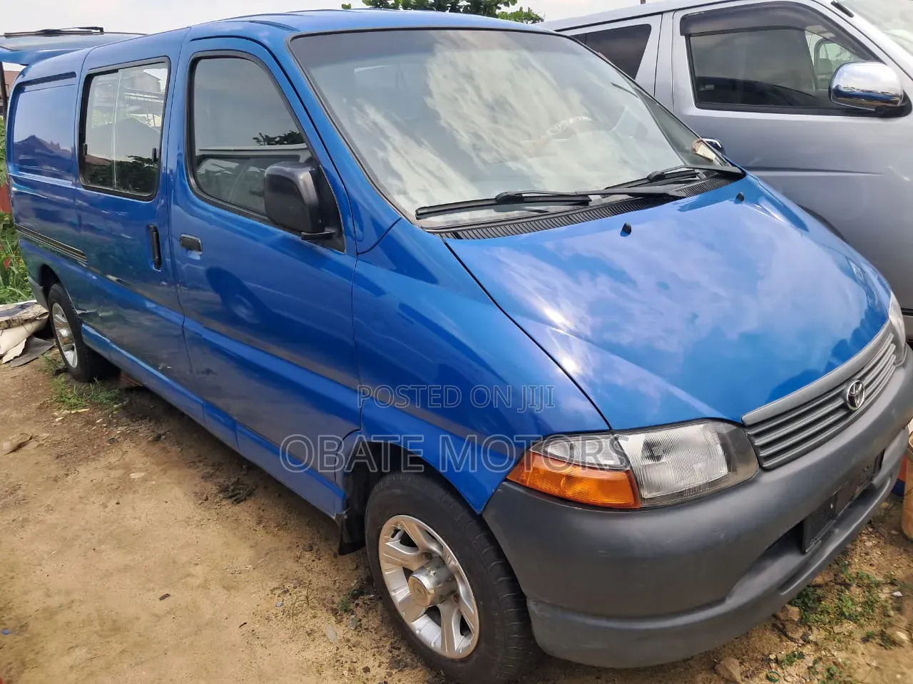 Toyota HiAce 2010 Blue