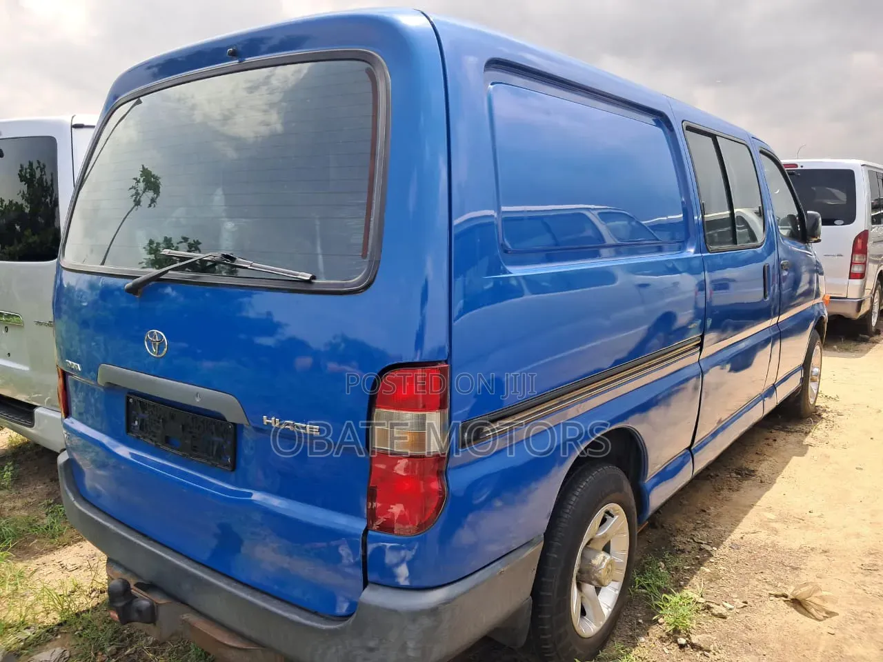 Toyota HiAce 2010 Blue
