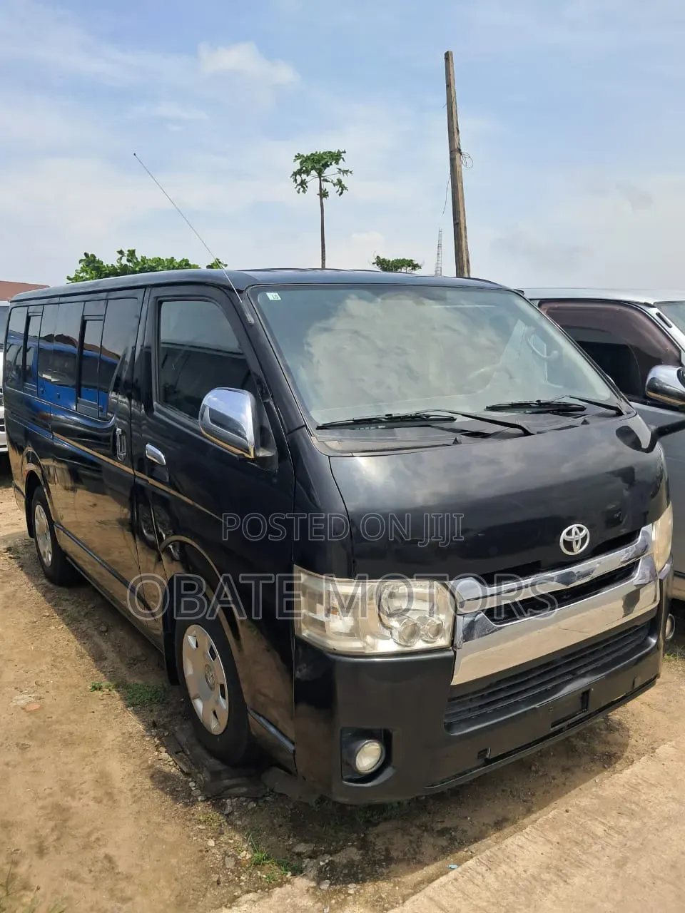Toyota HiAce 2015 Black