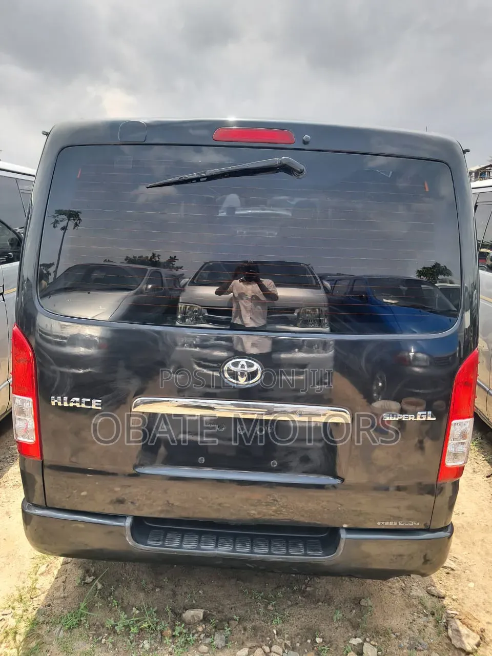 Toyota HiAce 2015 Black
