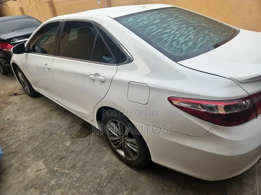 Toyota Camry 2016 White