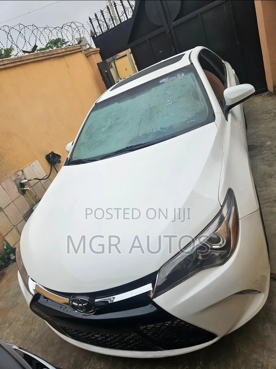 Toyota Camry 2016 White