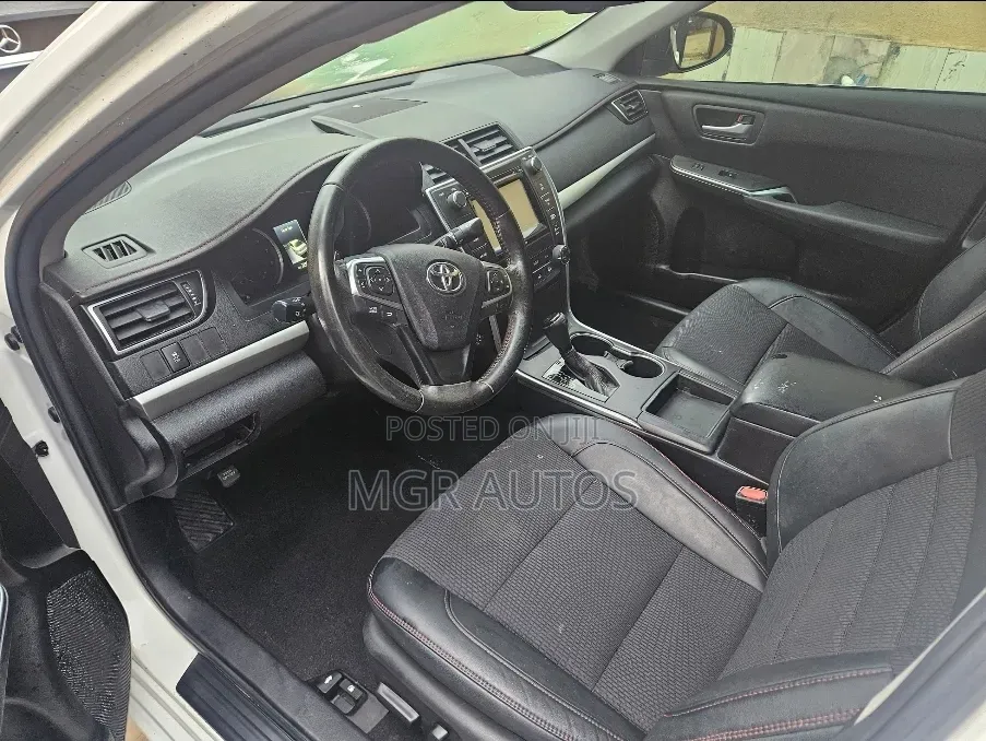 Toyota Camry 2016 White