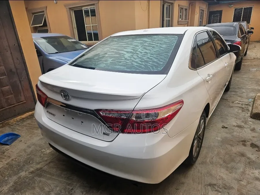 Toyota Camry 2016 White