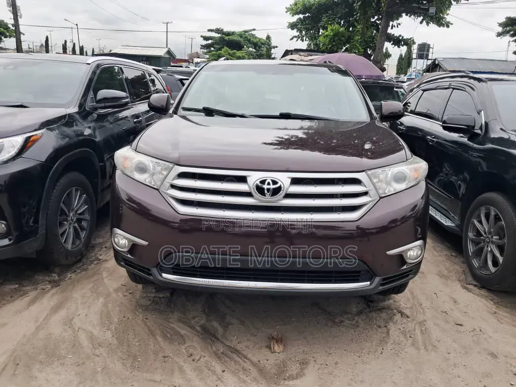 Toyota Highlander 2012 Maroon