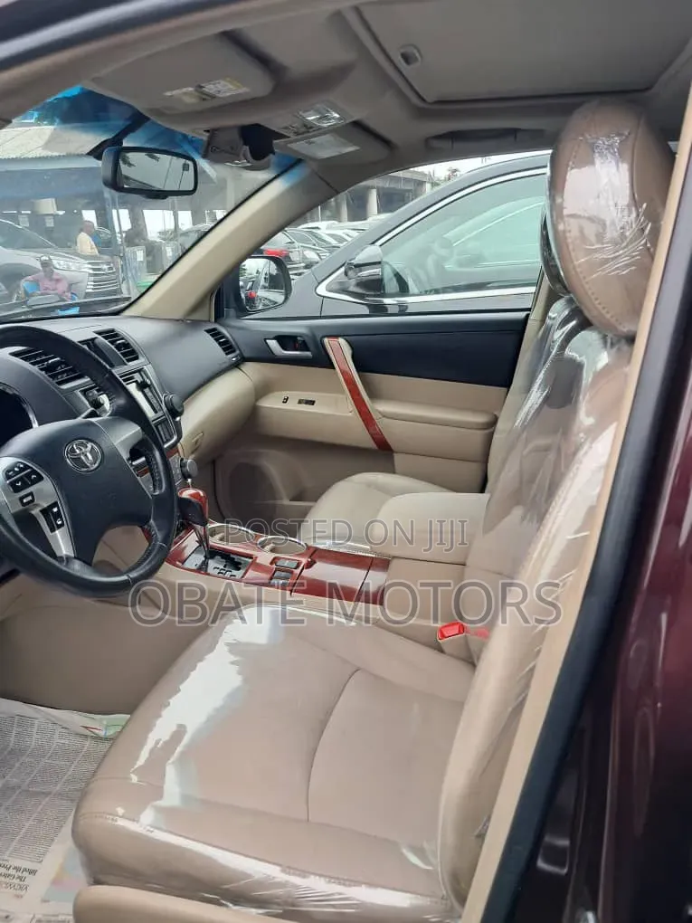 Toyota Highlander 2012 Maroon