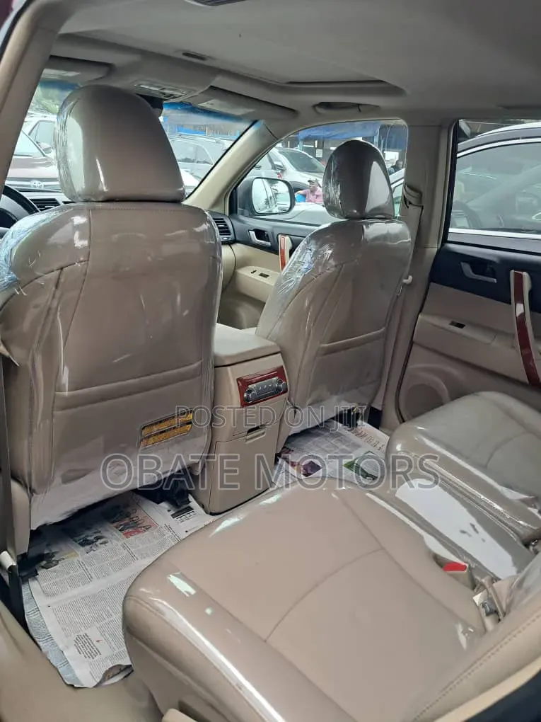 Toyota Highlander 2012 Maroon