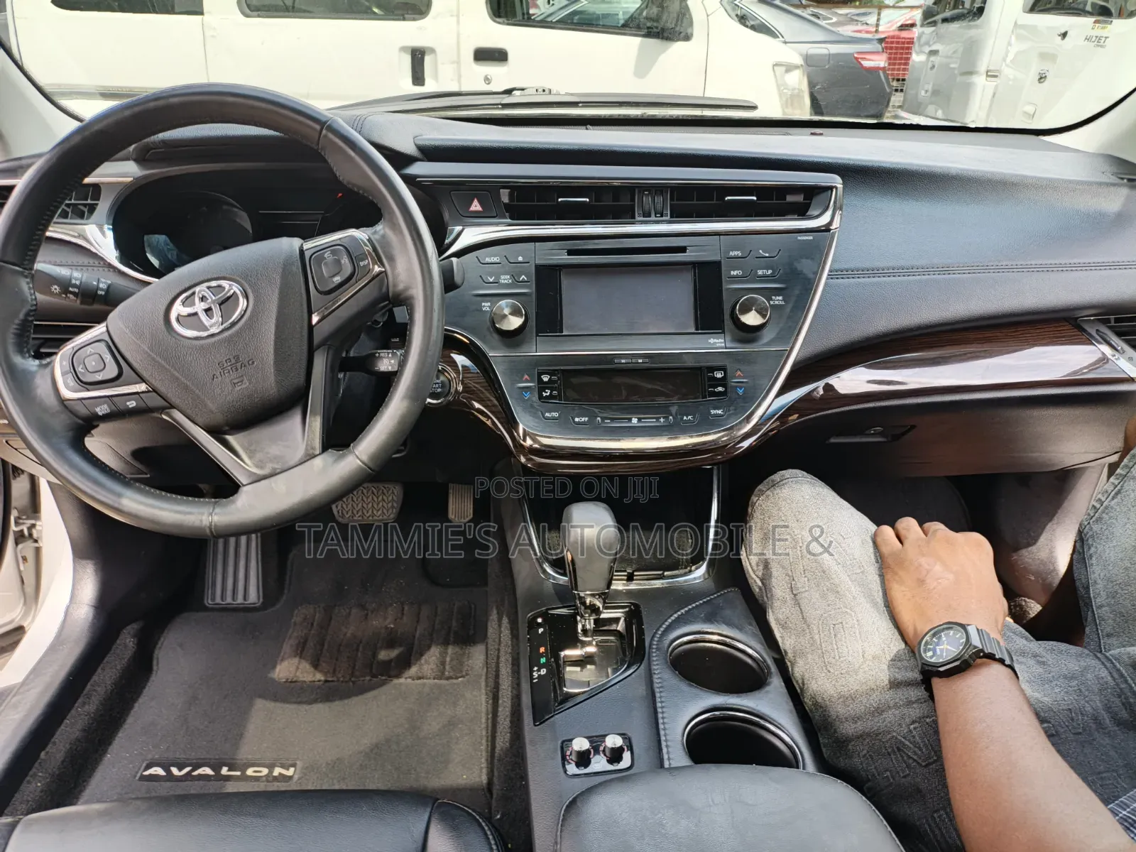 Toyota Avalon XLE 4dr Sedan (3.5L 6cyl 6A) 2014 Silver